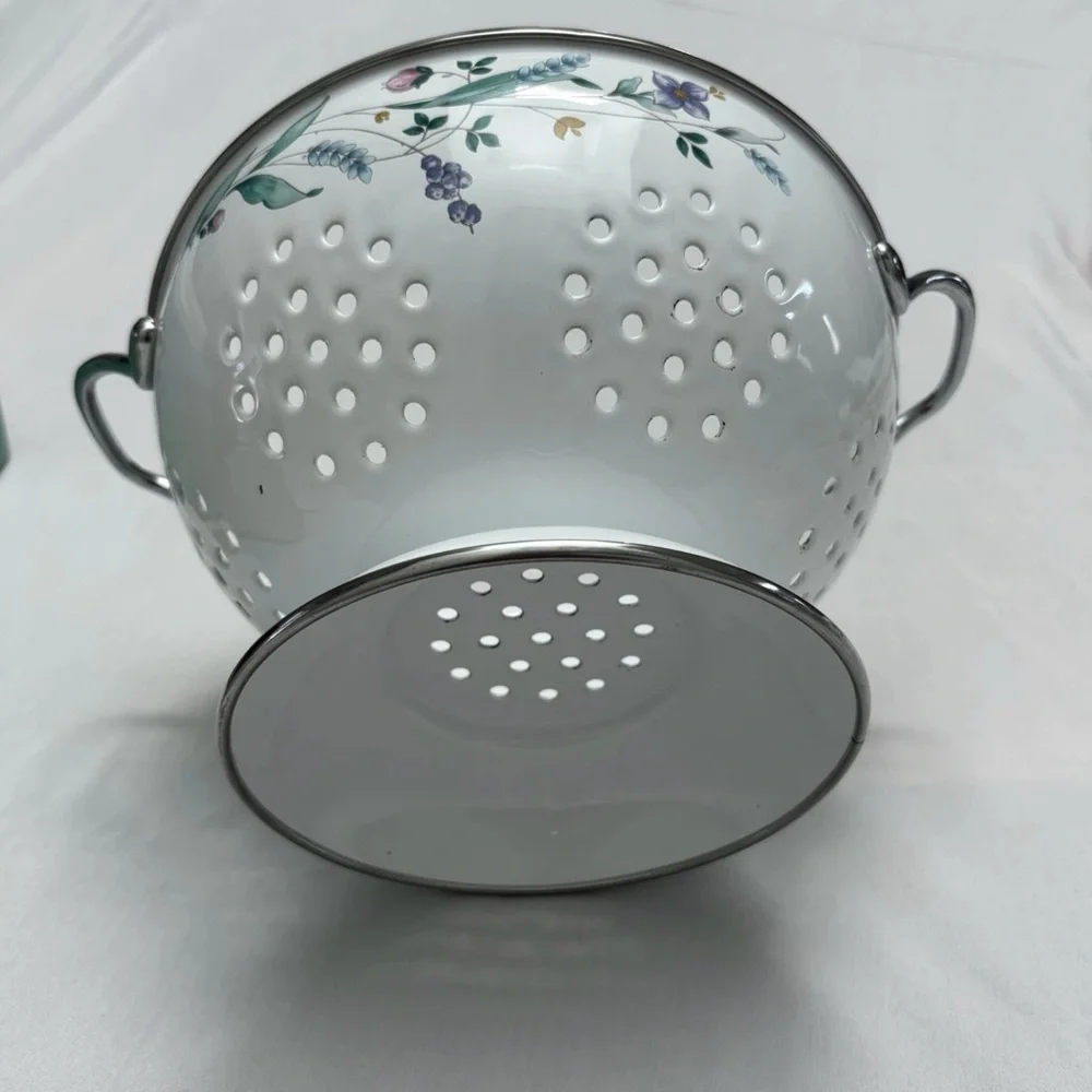 NIB Pfaltzgraff April Flowers Enamel Colander Strainer